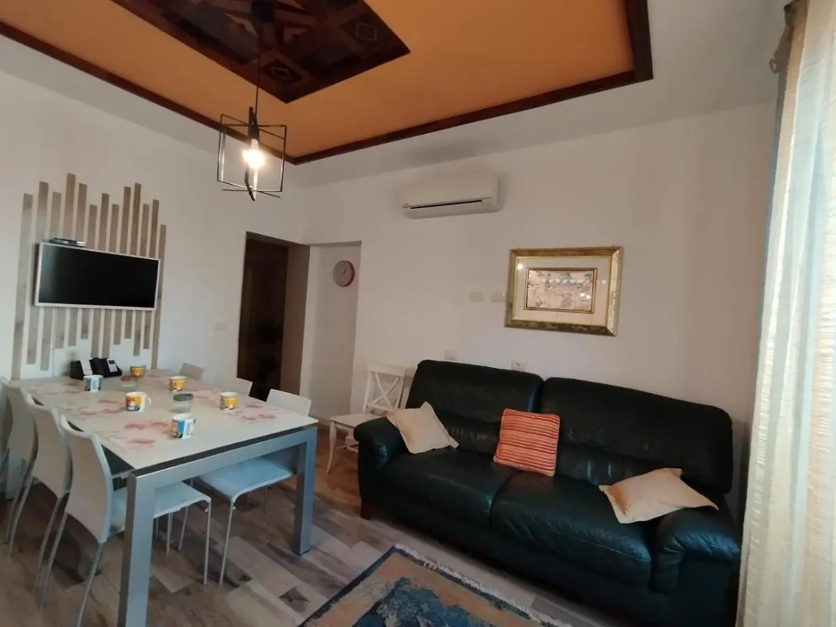 Art Gallery Apartments Tirana 1