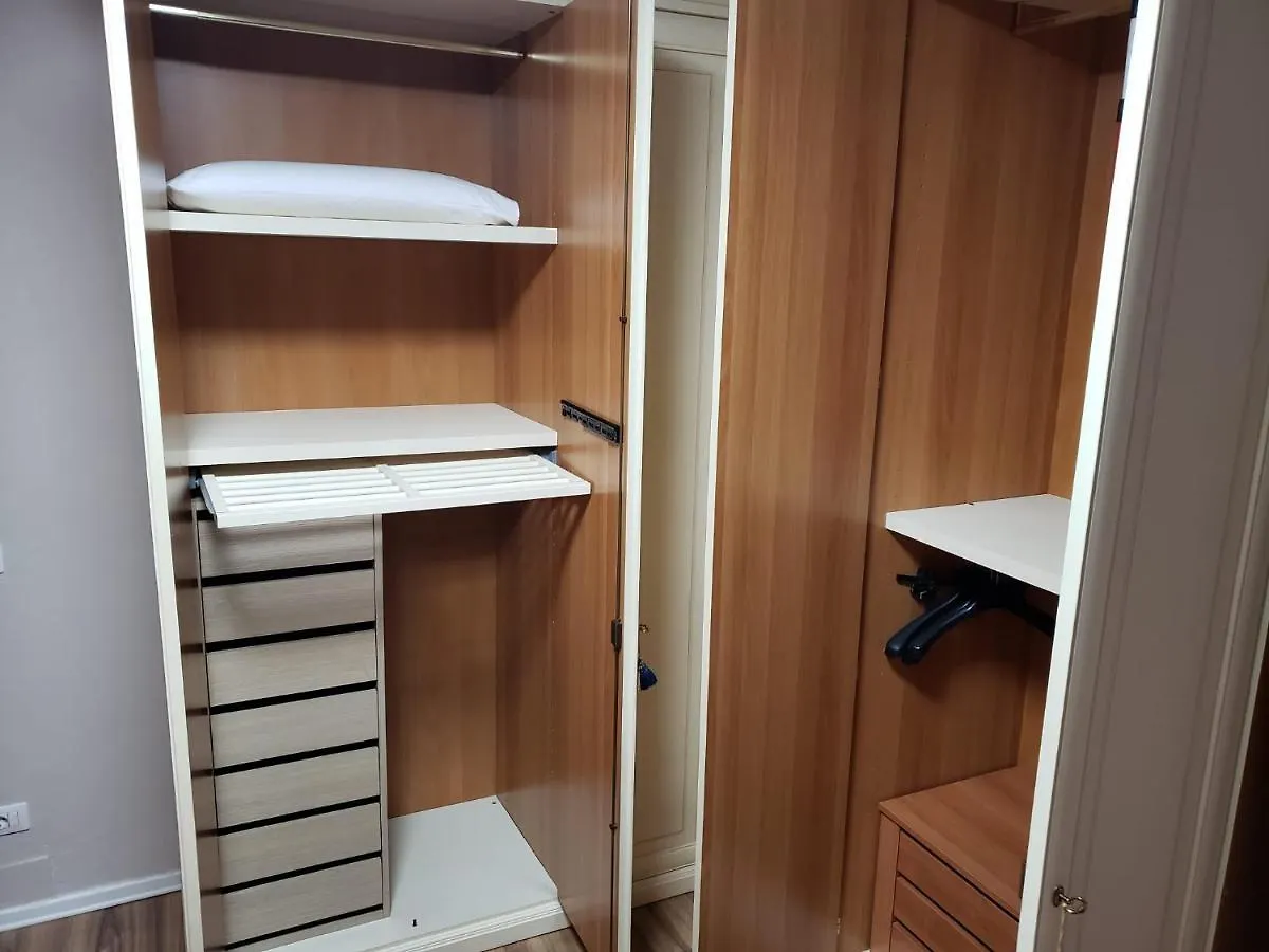 Art Gallery Apartments Tirana 1 0*,  Albanien